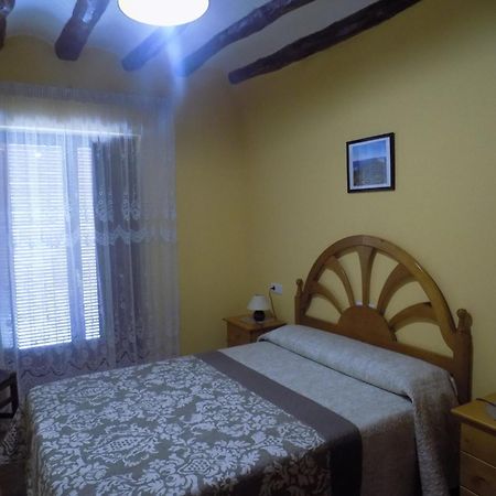 Apartamentos Casa Ferras Вальдерробрес Екстер'єр фото