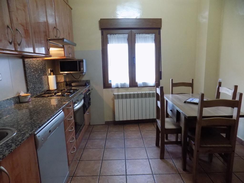 Apartamentos Casa Ferras Вальдерробрес Екстер'єр фото